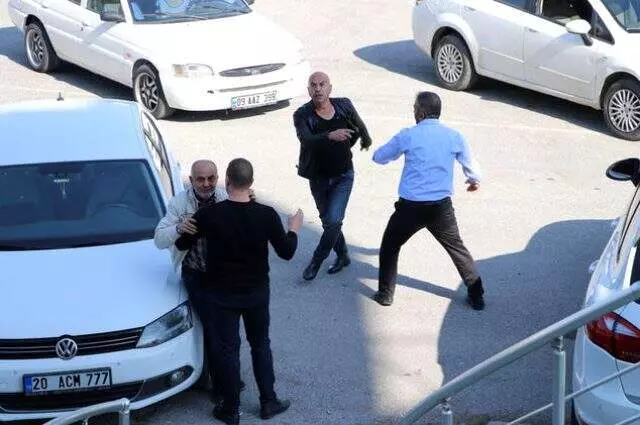 Denizlispor'un eski başkanı Süleyman Urkay kulüp tesisini silahla bastı