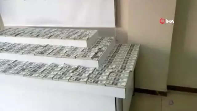 İstanbul'da sahte para operasyonu: 1 milyon 330 bin dolar ele geçirildi İstanbul'da sahte para operasyonu: 1 milyon 330 bin dolar ele geçirildi