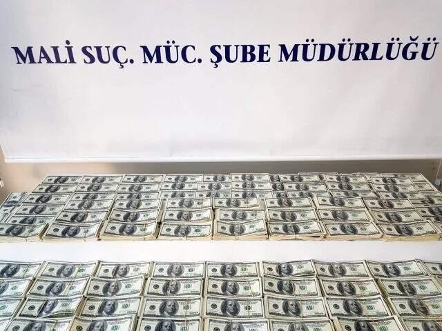İstanbul'da sahte para operasyonu: 1 milyon 330 bin dolar ele geçirildi