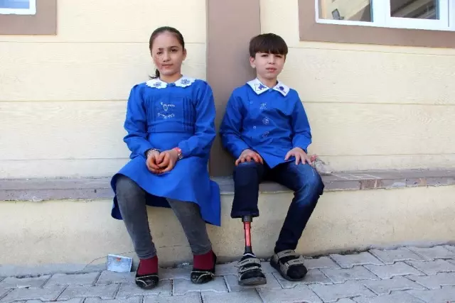 Luceyn ve Ömer'in yüzü Türkiye'de güldü Luceyn ve Ömer'in yüzü Türkiye'de güldü
