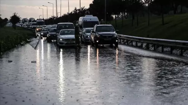 Meteorolojiden sağanak ve sis uyarısı Meteorolojiden sağanak ve sis uyarısı