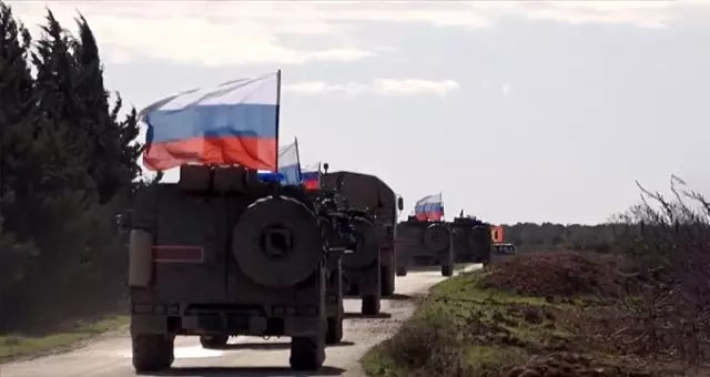 Rus ordusu, Türkiye'yle varılan mutabakat kapsamında kontrolü ele almak için Kobani'ye girdi