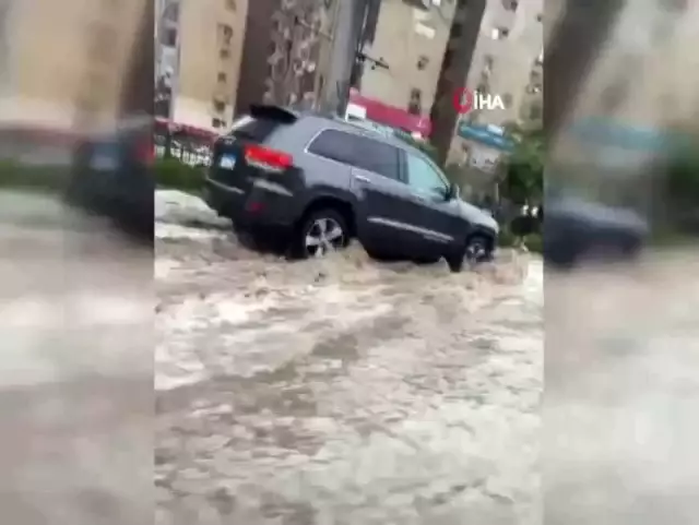 Şiddetli yağışlar nedeniyle havalimanını su bastı Şiddetli yağışlar nedeniyle havalimanını su bastı