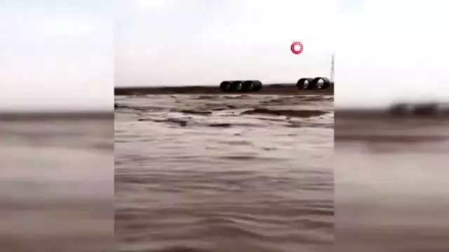 Şiddetli yağışlar nedeniyle havalimanını su bastı Şiddetli yağışlar nedeniyle havalimanını su bastı