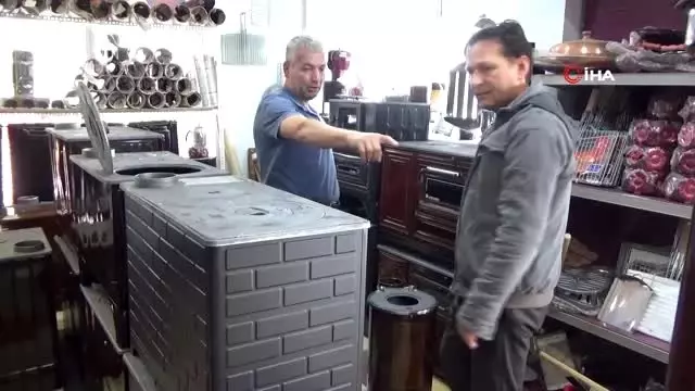 Sobacılar havaların soğumasını bekliyor Sobacılar havaların soğumasını bekliyor