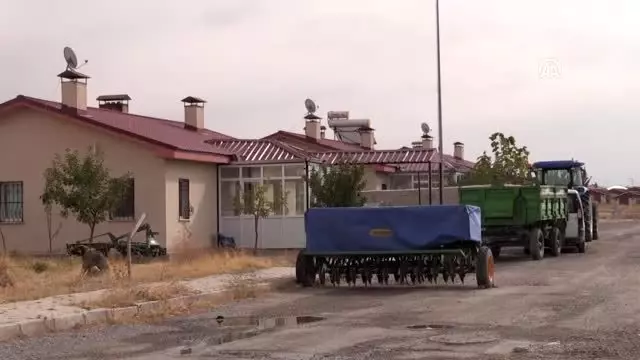 Tamamen yıkılan mahalleler yeniden ayağa kaldırıldı Tamamen yıkılan mahalleler yeniden ayağa kaldırıldı