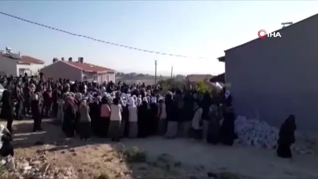 Uşak'ta yangın faciası: 3'ü çocuk 4 ölü Uşak'ta yangın faciası: 3'ü çocuk 4 ölü
