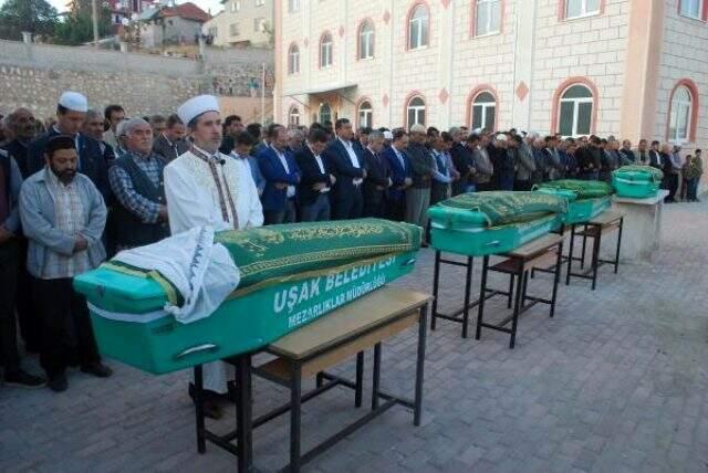 Yangın faciasında ölen baba ve 3 çocuğu toprağa verildi