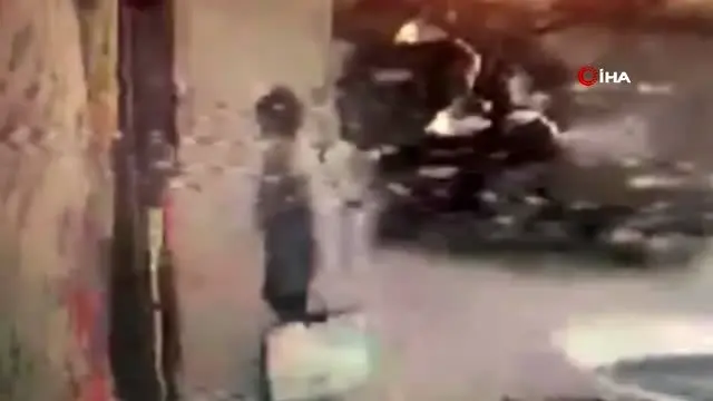 11 yaşındaki çocuğun gururlandıran Türk Bayrağı hassasiyeti
