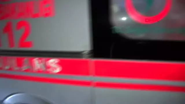 Basın ekspres yolu'nda kamyonet devrildi, trafik oluştu