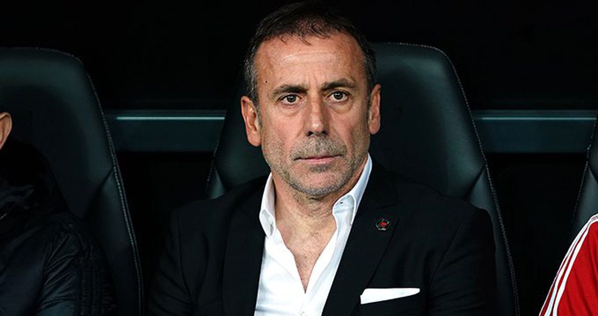 Beşiktaşlı taraftarlar ateşi yaktı: Güle güle sana Avcı