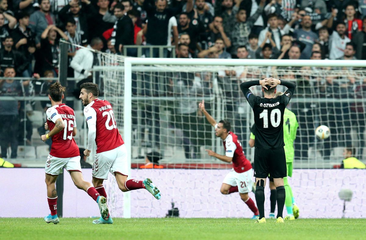 Beşiktaşlı taraftarlardan Oğuzhan Özyakup'a sert tepki