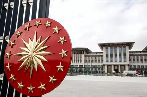 Cumhurbaşkanlığı'nda çalışan sözleşmeli personeller için kamuya geçiş imkanı verildi