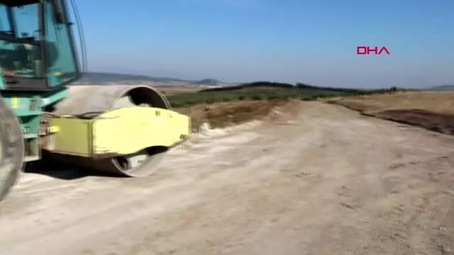 Foça’da yol yapımında cüruf kullanılmasına tepki gösteren çevreciler nöbette