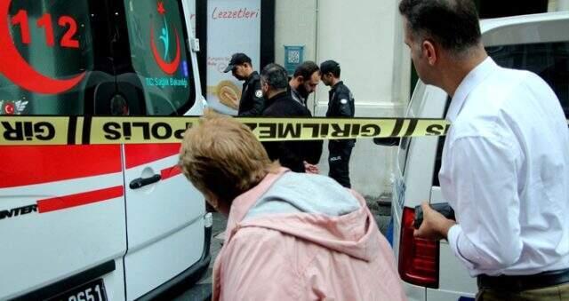 İstiklal caddesi'nde oturur vaziyette ceset bulundu