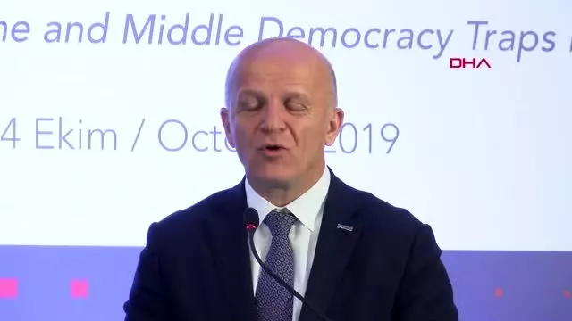'Orta gelir ve orta demokrasi tuzakları' politika raporu açıklandı 'Orta gelir ve orta demokrasi tuzakları' politika raporu açıklandı
