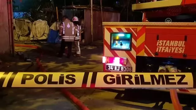 Sancaktepe'de hurdalık yangını Sancaktepe'de hurdalık yangını