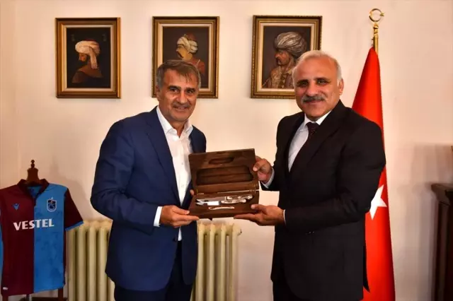 Şenol Güneş'ten Başkan Zorluoğlu'na ziyaret