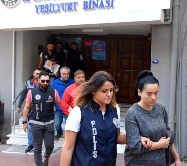 Türkiye'de 60 mağazası bulunan optikçiye sahte mal operasyonu