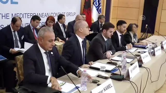 'Türkiye'nin kapılarının 4 milyon göçmen için Avrupa'ya açılmasını istemiyoruz' 'Türkiye'nin kapılarının 4 milyon göçmen için Avrupa'ya açılmasını istemiyoruz'
