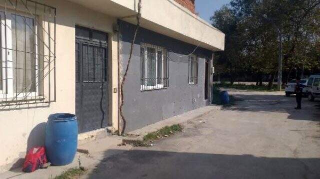 Yeni doğmuş bebeği, çöp kovasının yanına bıraktılar