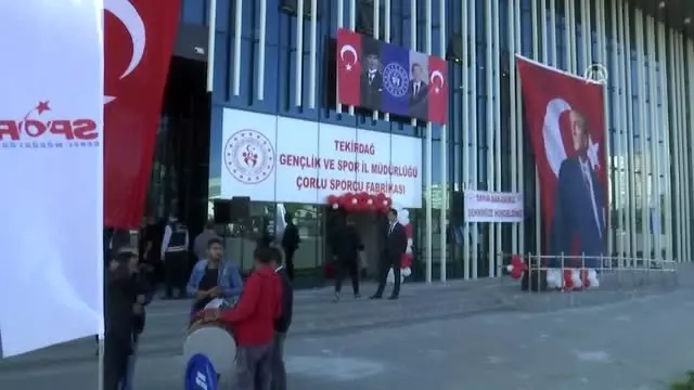 Bakan Kasapoğlu: 'Bu kadar büyük bir tesisleşmenin dünyada ikinci örneği yok' Bakan Kasapoğlu: 'Bu kadar büyük bir tesisleşmenin dünyada ikinci örneği yok'