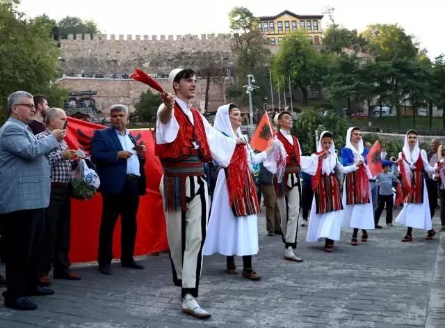 Bursa’da “Türk-Arnavut Kültür Günü” kutlamaları ile ilgili görsel sonucu