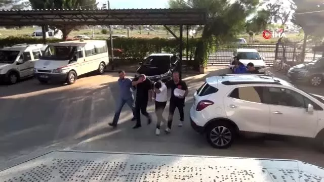 İki grup arasında çıkan kavgayı ayırmak isterken canından oldu İki grup arasında çıkan kavgayı ayırmak isterken canından oldu