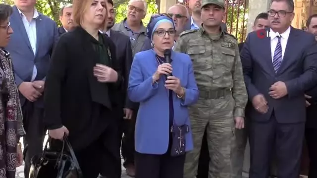 Nasreddin Hoca Türbesi'nin yeni puşidesi tekbirlerle serildi Nasreddin Hoca Türbesi'nin yeni puşidesi tekbirlerle serildi