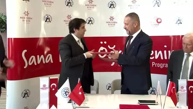 'Sana Değer Öğretmenim' projesinin ikinci ayağı için imzalar atıldı 'Sana Değer Öğretmenim' projesinin ikinci ayağı için imzalar atıldı