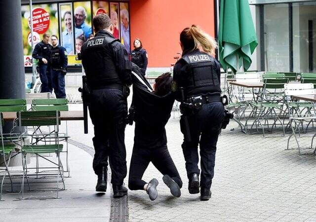 Terör örgütü PKK yandaşları, Frankfurt Havalimanı'nda Türklere saldırdı