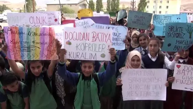 Yöresel ürünlerle doğudan batıya kardeşlik köprüsü kurdular Yöresel ürünlerle doğudan batıya kardeşlik köprüsü kurdular