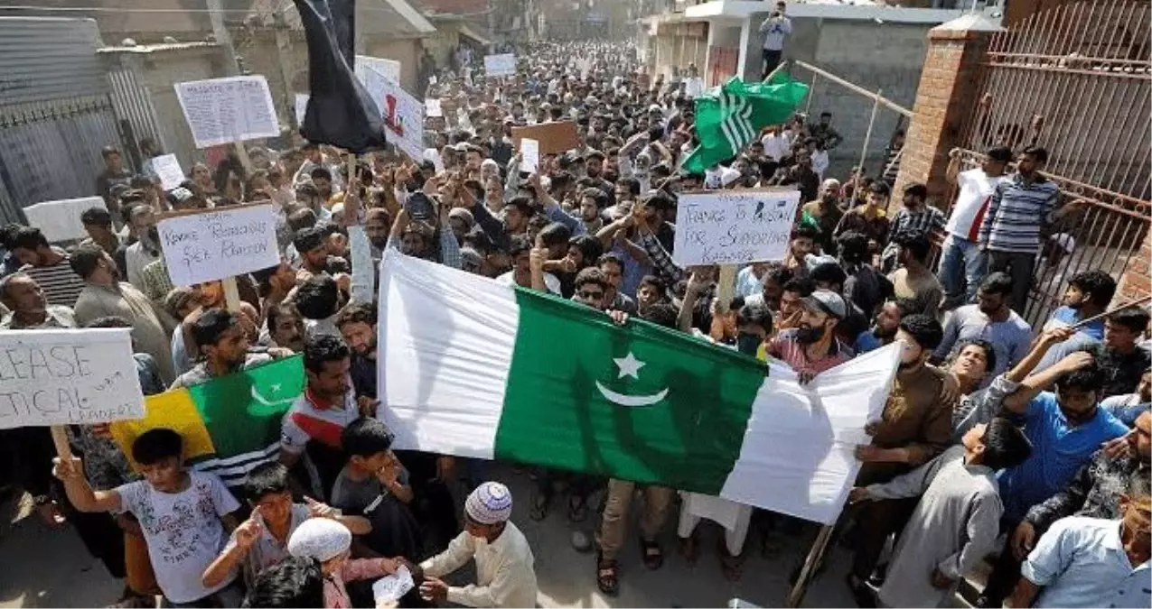 Keşmir 'Kara Gün'ü anıyor!