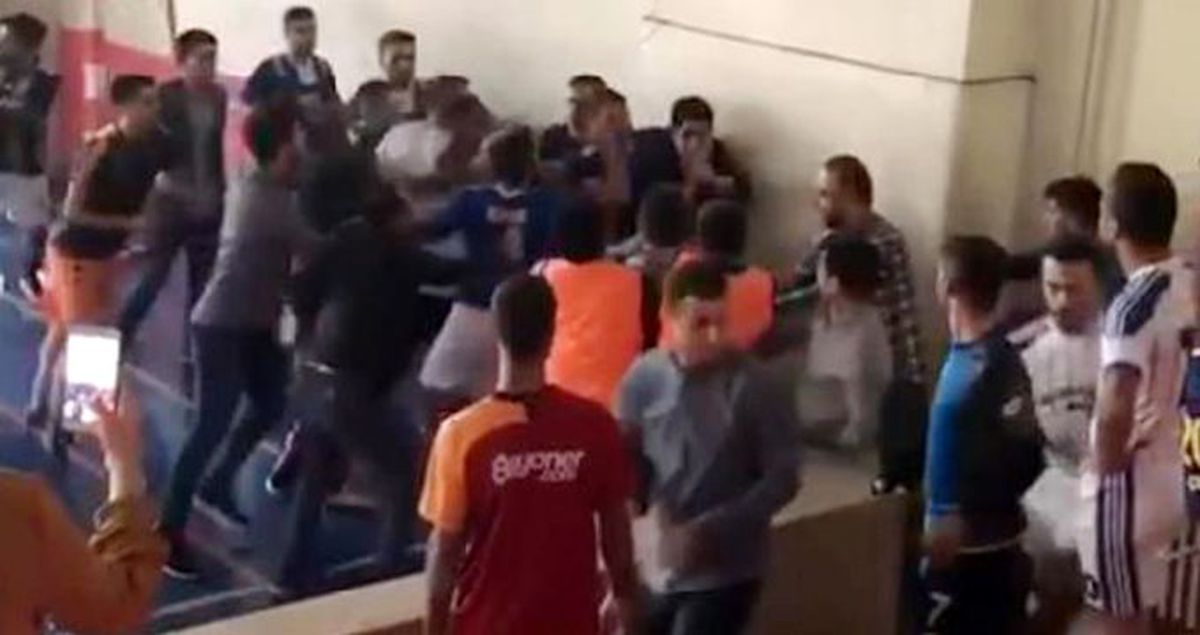 Siirt'te öğretmenlerin kavgasını öğrenciler ayırdı