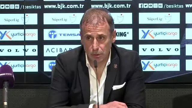 Abdullah Avcı: 'Taraftarların verdiği destek sürdüğü sürece coşku artacaktır' Abdullah Avcı: 'Taraftarların verdiği destek sürdüğü sürece coşku artacaktır'