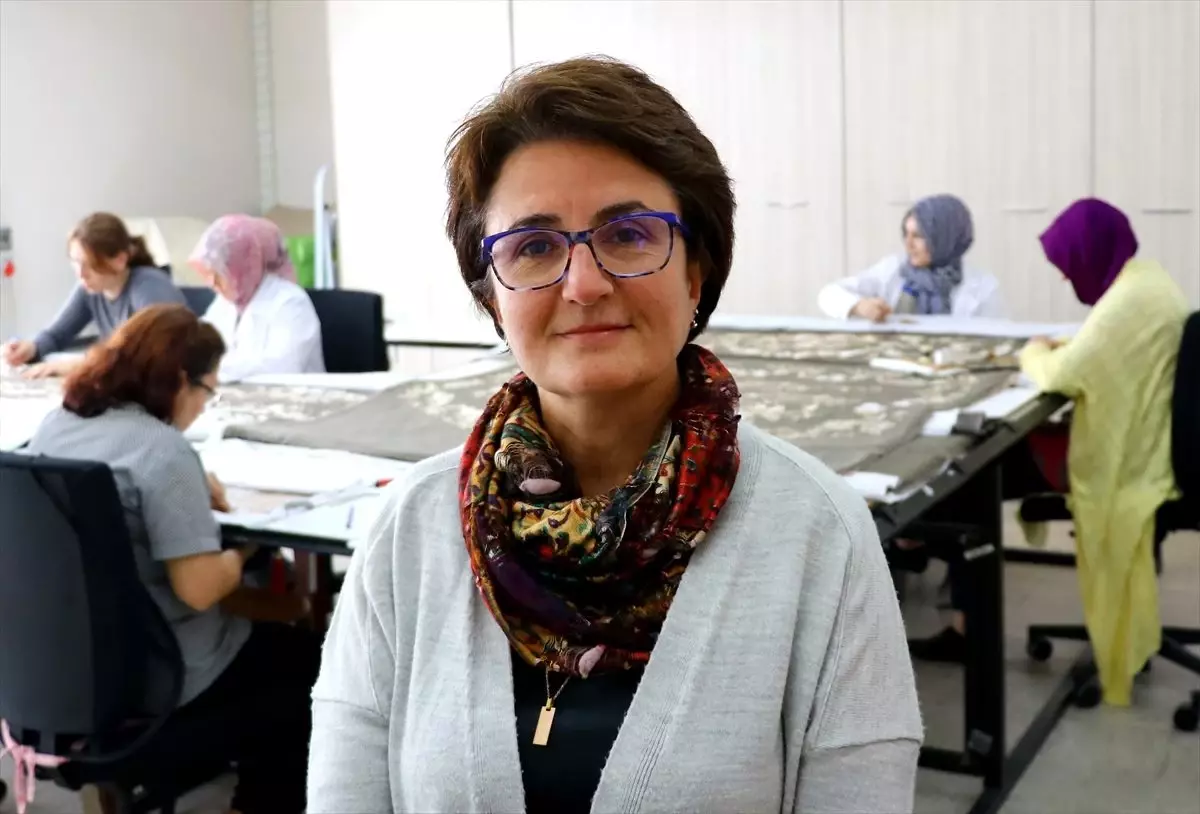 Osman Gazi Türbesi'nin sanduka örtüsü yeniden hayat buluyor