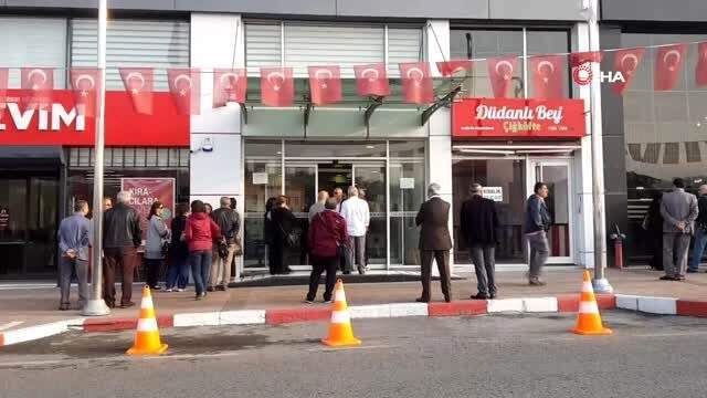 MHP'li Başkan, işe geç gelen işçi ve memurları belediye almayarak kapıları kapattı