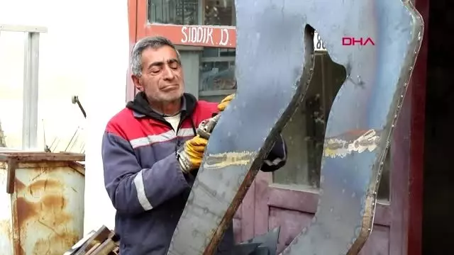 Sivas demirci ustası, 4 metrelik atatürk anıtı yaptı Sivas demirci ustası, 4 metrelik atatürk anıtı yaptı