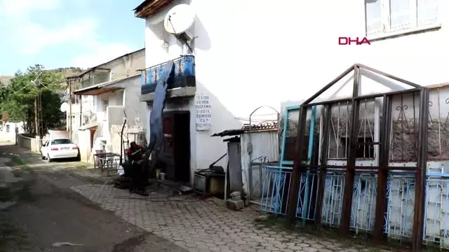 Sivas demirci ustası, 4 metrelik atatürk anıtı yaptı Sivas demirci ustası, 4 metrelik atatürk anıtı yaptı