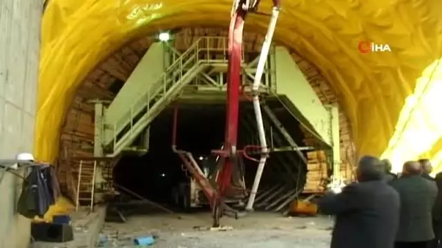 Ulgar Dağı Tüneli'nde çalışmalar devam ediyor