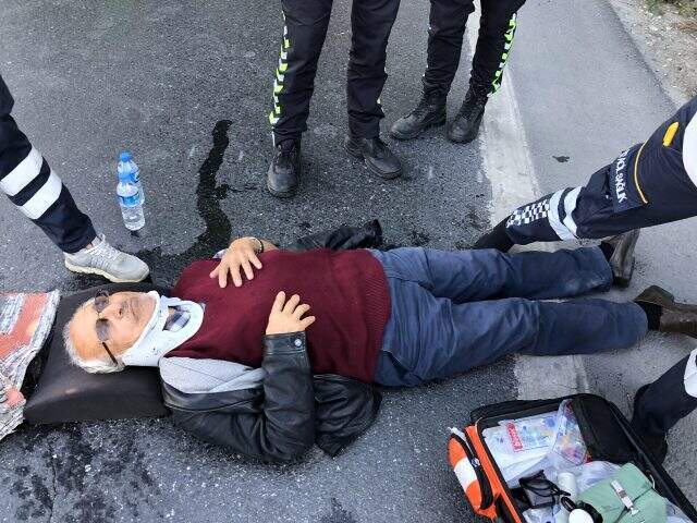 Yaya geçidini kullanmayan adama araç böyle çarptı