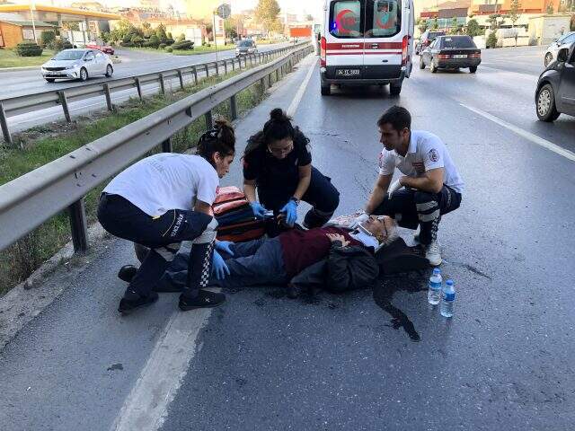 Yaya geçidini kullanmayan adama araç böyle çarptı