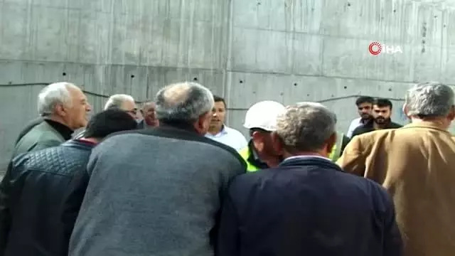 2 bin 550 rakımlı Ulgar Dağı Tüneli'nde çalışmalar devam ediyor 2 bin 550 rakımlı Ulgar Dağı Tüneli'nde çalışmalar devam ediyor
