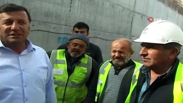 2 bin 550 rakımlı Ulgar Dağı Tüneli'nde çalışmalar devam ediyor 2 bin 550 rakımlı Ulgar Dağı Tüneli'nde çalışmalar devam ediyor