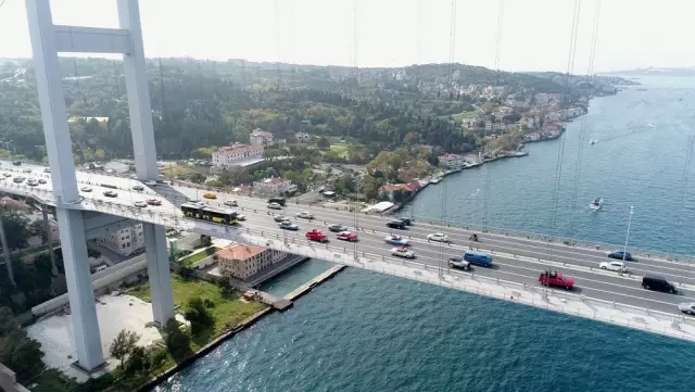 96 klasik otomobil ile Kadıköy'den Dolmabahçe'ye Cumhuriyet konvoyu