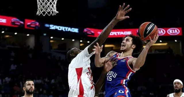 Anadolu Efes, Kızılyıldız'ı 85-70 yendi! Anadolu Efes, Kızılyıldız'ı 85-70 yendi!