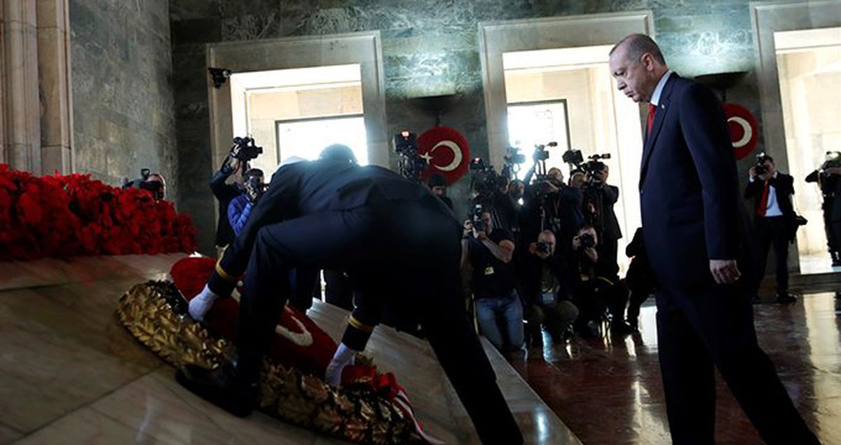 Anıtkabir Özel Defteri'ni imzalayan Erdoğan'dan Barış Pınarı Harekatı vurgusu!