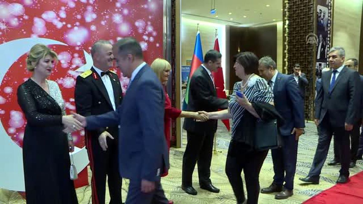 Azerbaycan'da Cumhuriyet Bayramı resepsiyonu