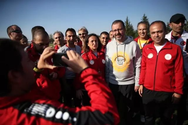 Bakan Kasapoğlu: 'Engelli sporcularımız ve engelli arkadaşlarımız bizler için çok değerli' Bakan Kasapoğlu: 'Engelli sporcularımız ve engelli arkadaşlarımız bizler için çok değerli'