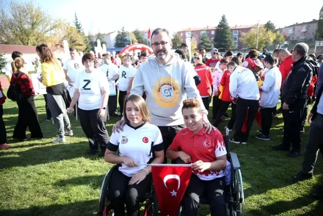 Bakan Kasapoğlu: 'Engelli sporcularımız ve engelli arkadaşlarımız bizler için çok değerli' Bakan Kasapoğlu: 'Engelli sporcularımız ve engelli arkadaşlarımız bizler için çok değerli'